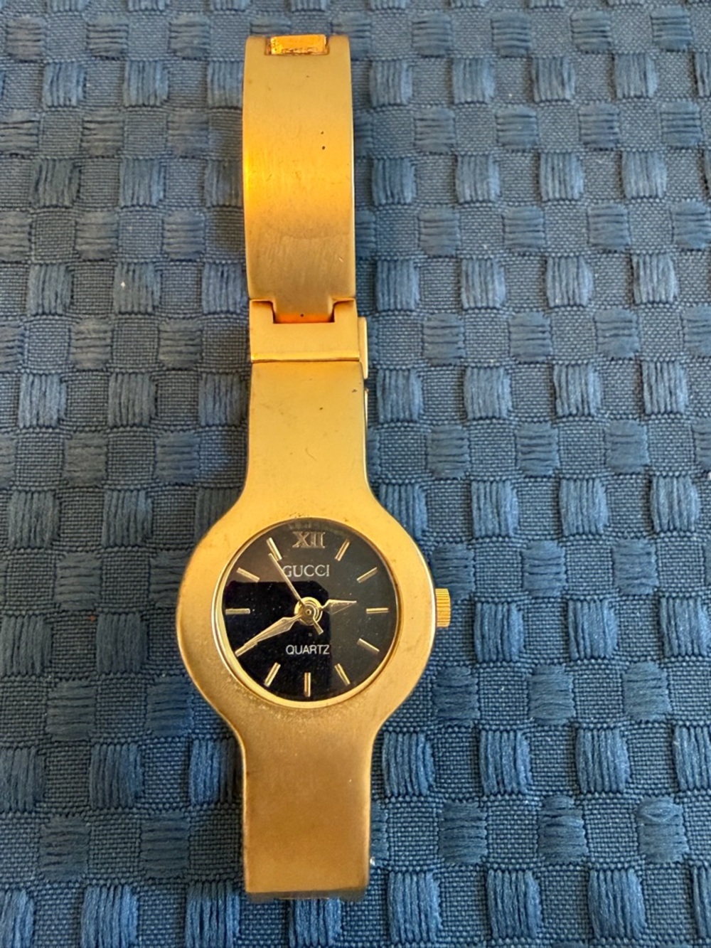 Vintage Women's Gucci 1500 Series Gold Bangle 18k Gold Plated Black Face Watch